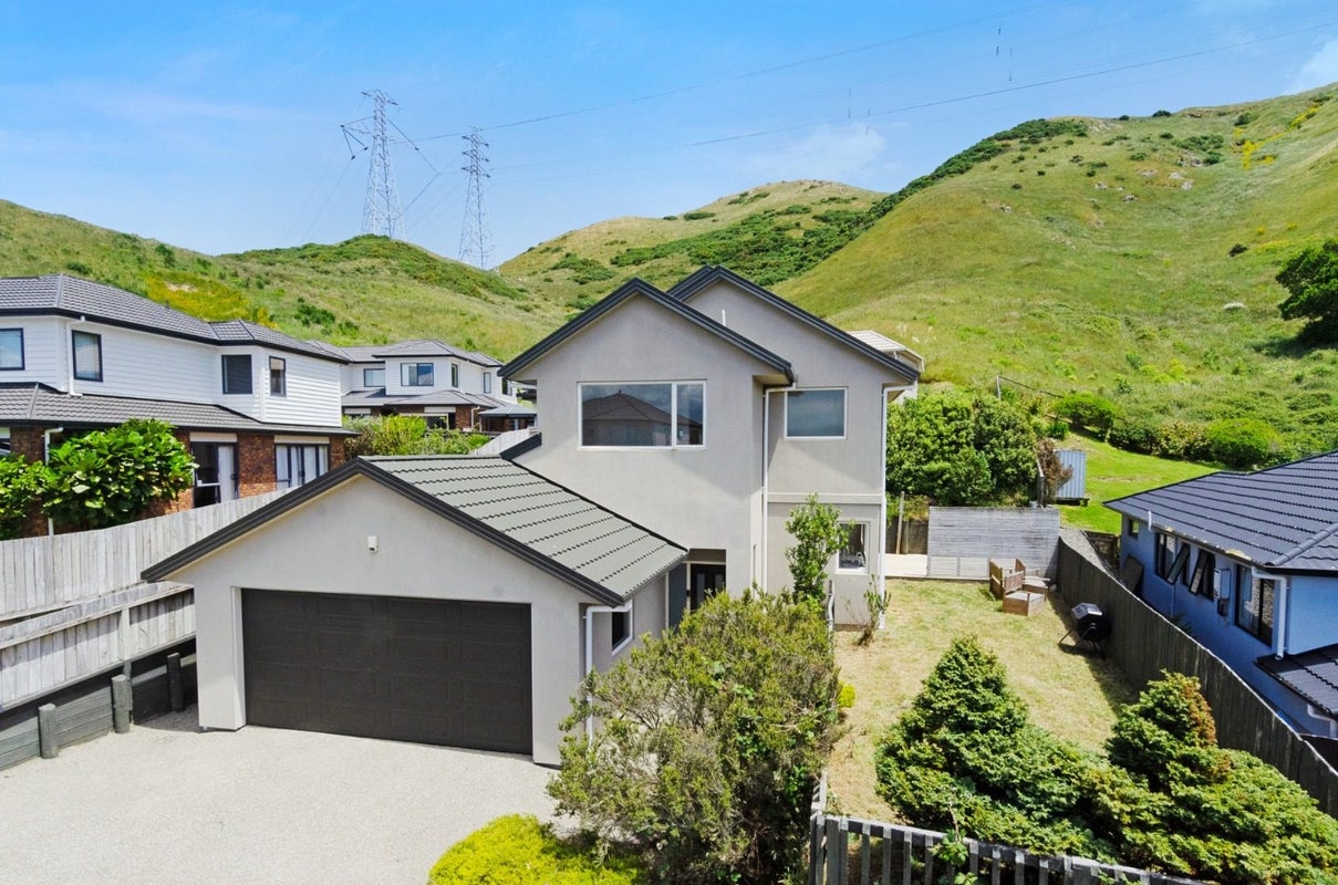 66 Erlestoke Crescent, Churton Park, Wellington - Carousel 1