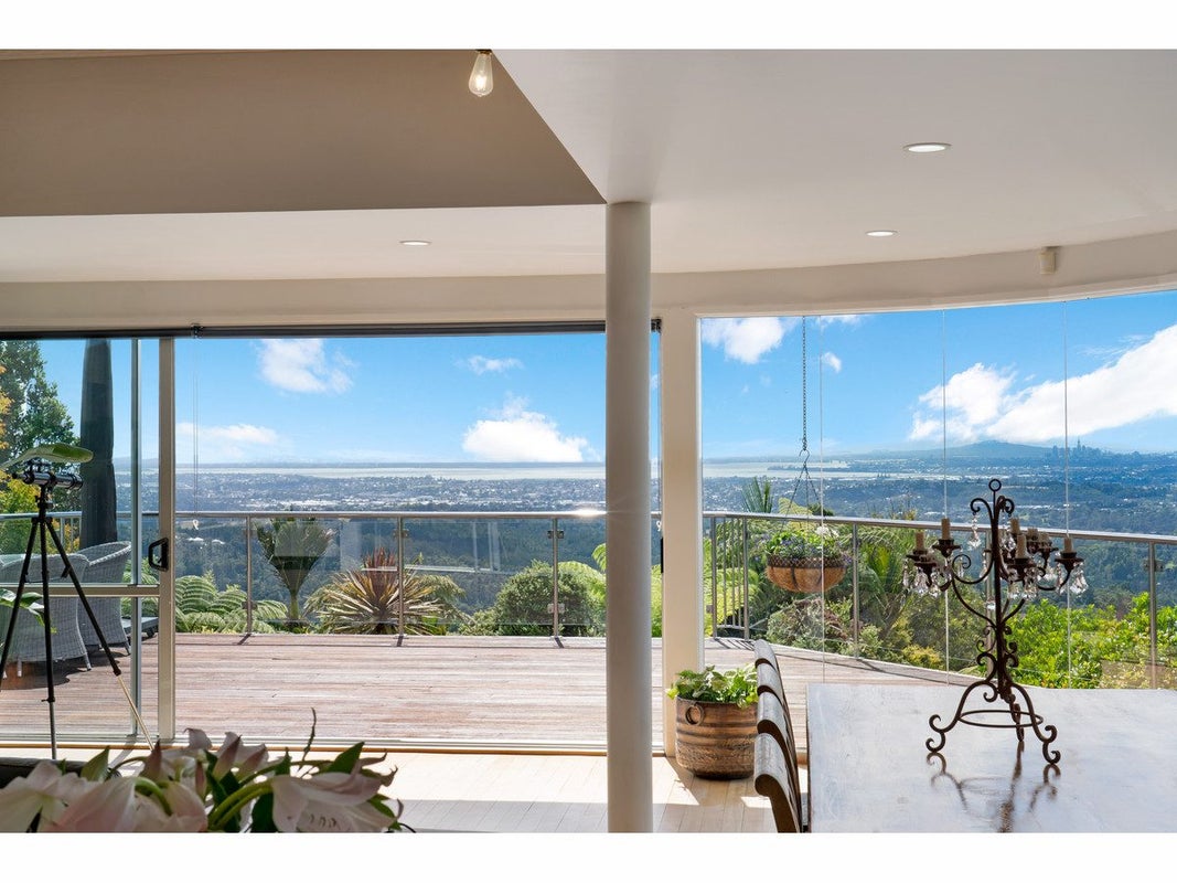 854 West Coast Road, Waiatarua, Auckland - Carousel 2