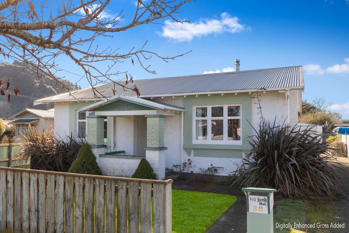 38 Cumbrae Place, Aramoho, Whanganui - Carousel 1