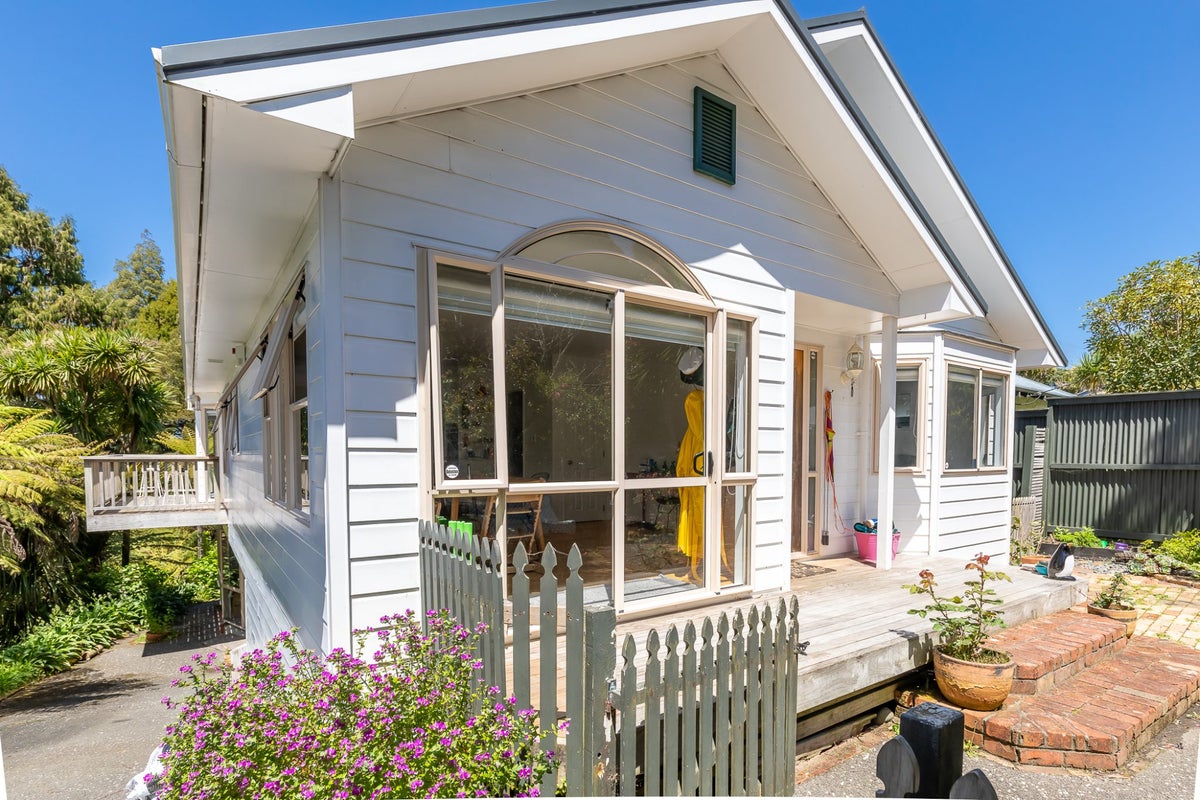 46 Huia Road, Titirangi, Auckland - Carousel 33