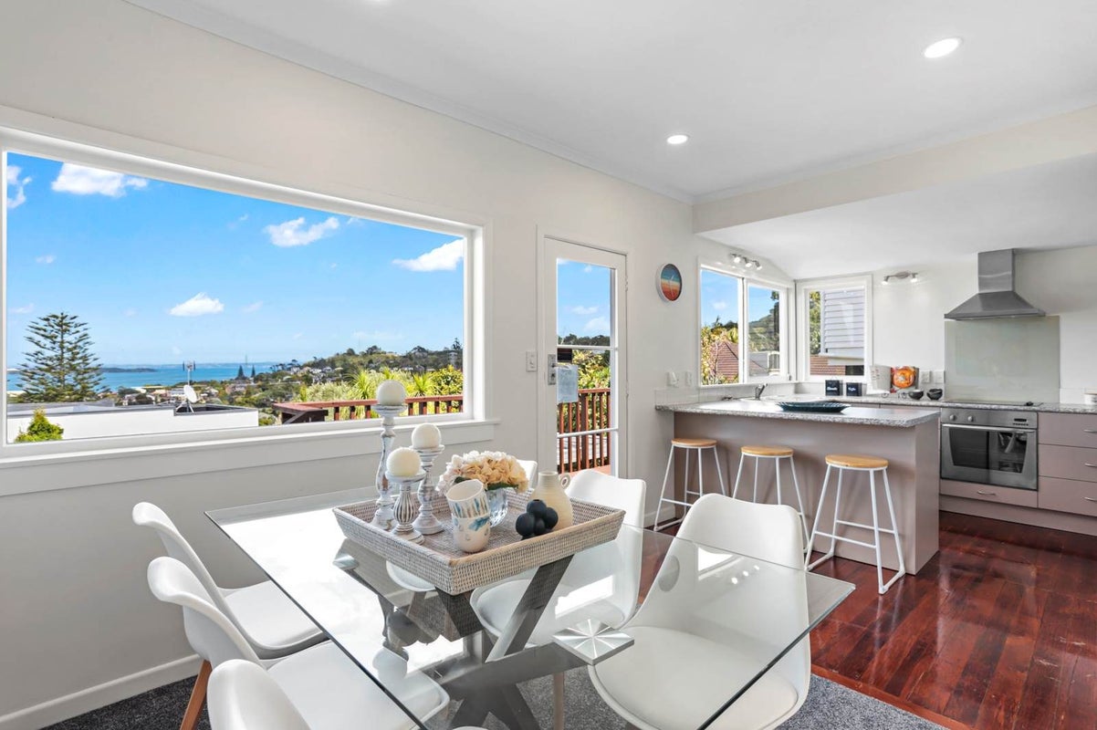 81 Carlton Street, Hillsborough, Auckland - Carousel 2