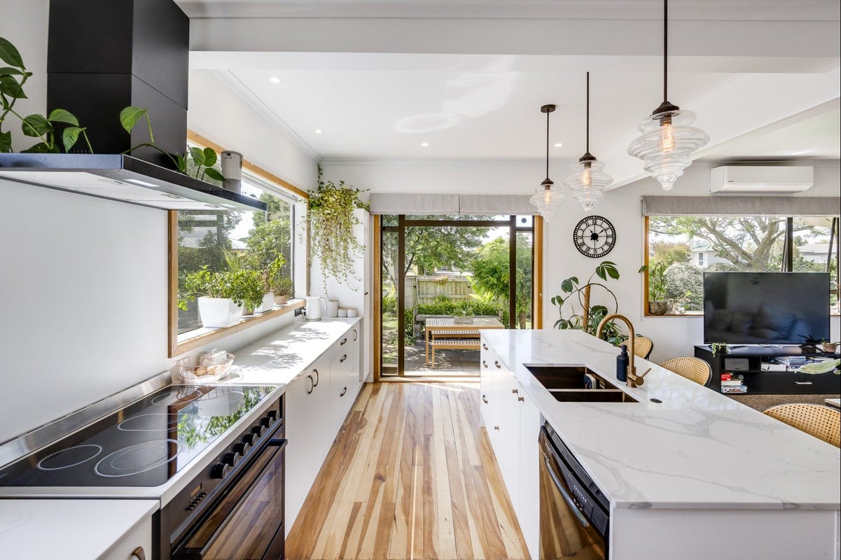 5 Flanders Avenue, Onekawa, Napier - Carousel 2