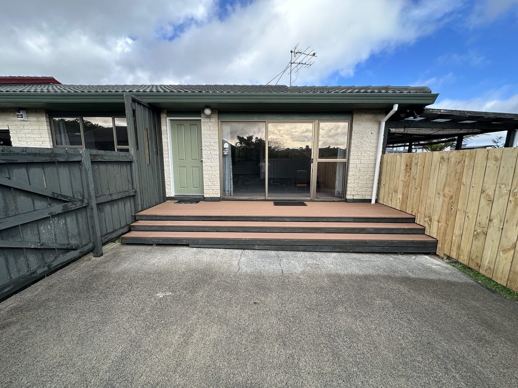 2/121 Prince Regent Drive, Half Moon Bay, Auckland - Carousel 2