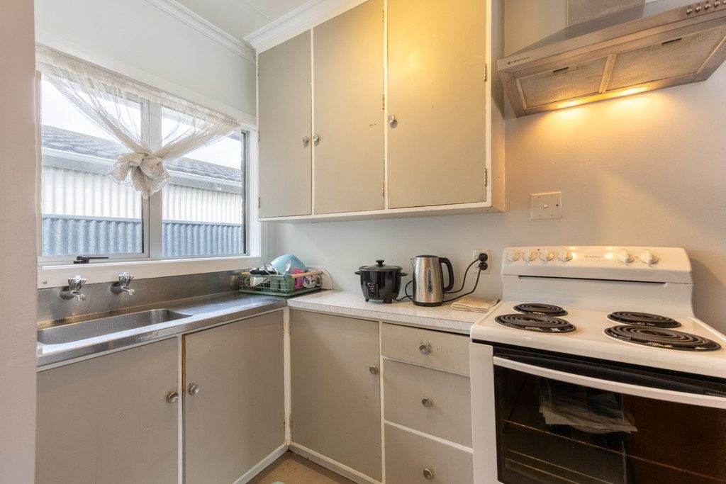 11 South Street, West End, Palmerston North - Carousel 2
