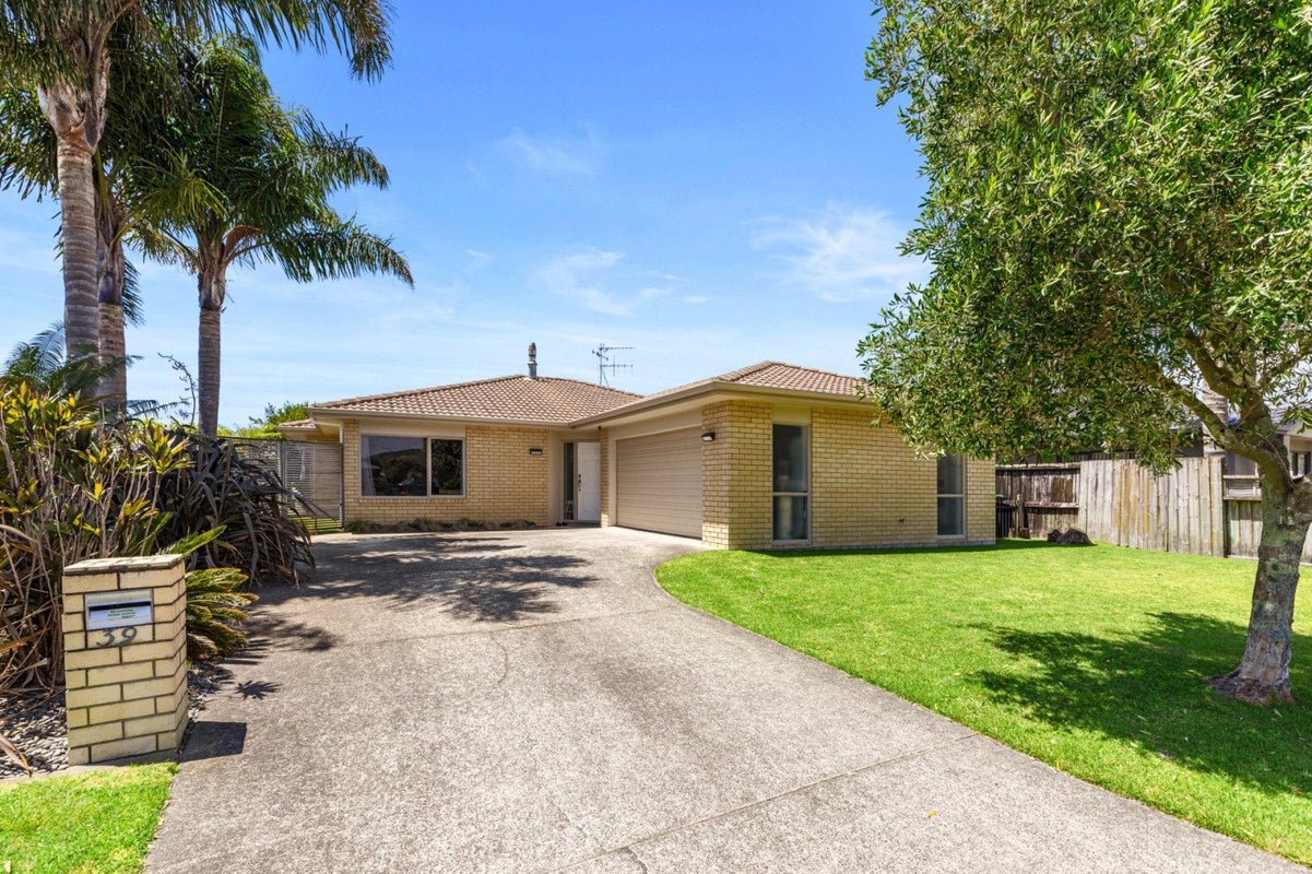 39 Arabian Drive, Papamoa Beach, Papamoa - Carousel 1