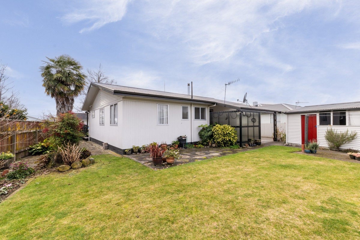 35 Lyttelton Crescent, Tamatea, Napier, Hawke's Bay - Carousel 1