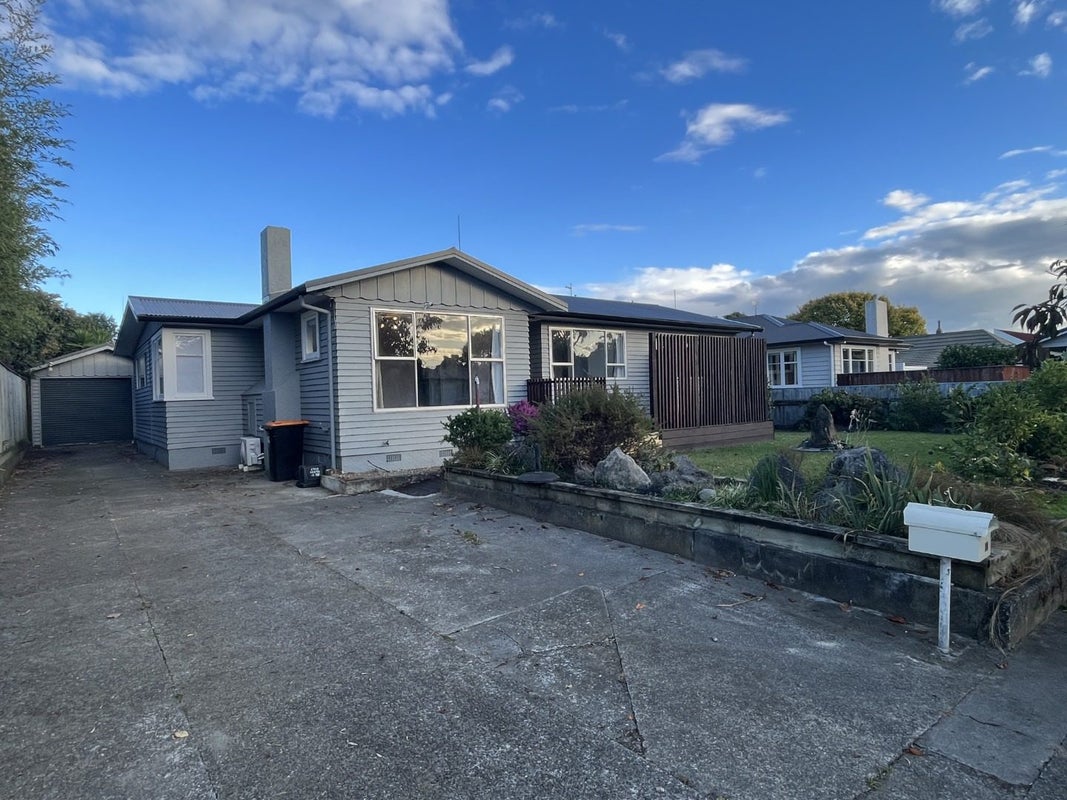24 Akaroa Avenue, Awapuni, Palmerston North - Carousel 16