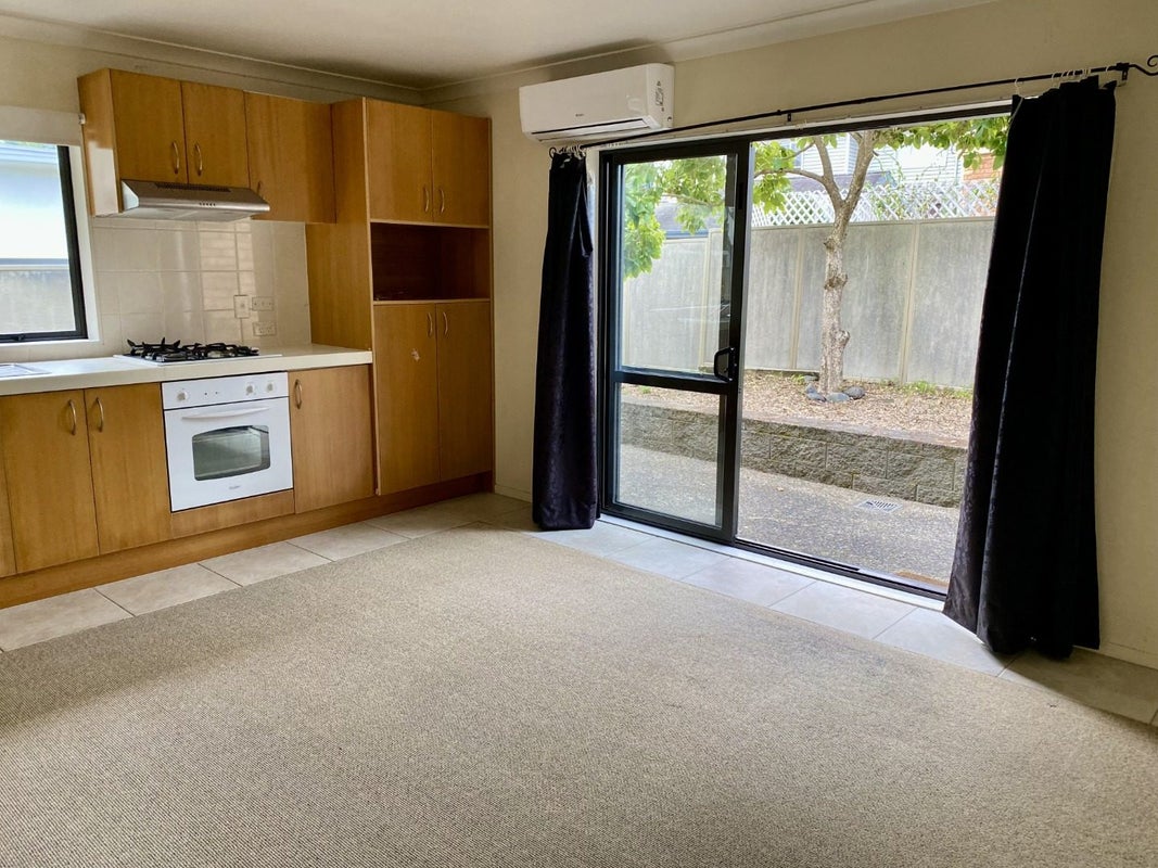 62 Medallion Drive, Oteha, Auckland - Carousel 15