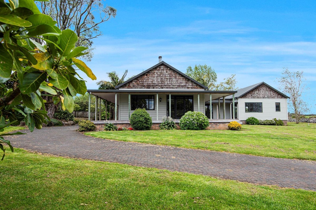 25 Springs Road, Poroti, Whangarei - Carousel 1
