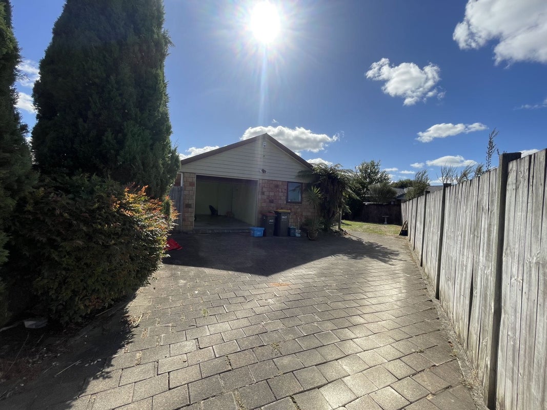 32 Twickenham Place, Nawton, Hamilton - Carousel 24