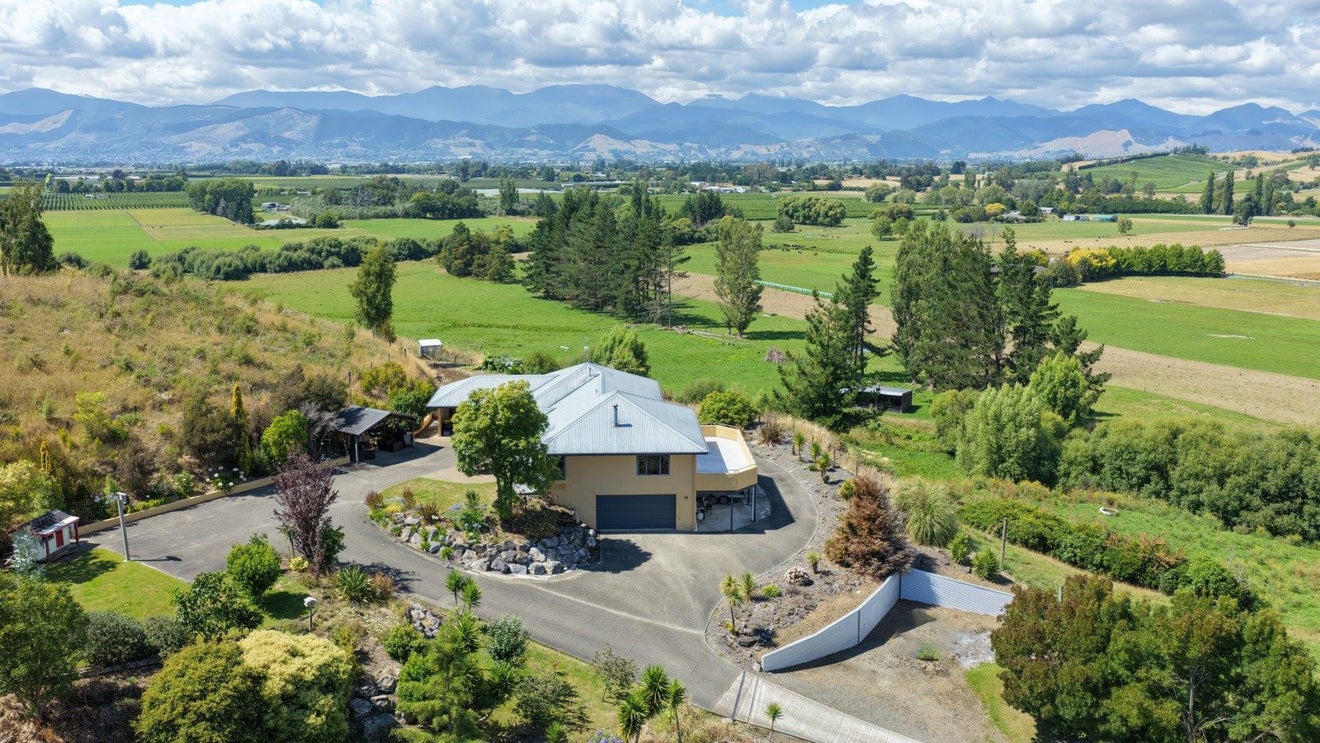 68 Greenacres Road North, Redwood Valley, Richmond - Carousel 1