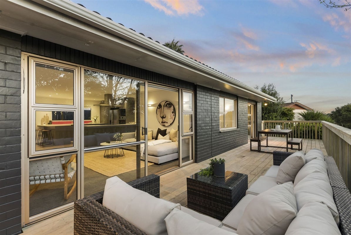 68 Roberts Road, Glenfield, Auckland - Carousel 1