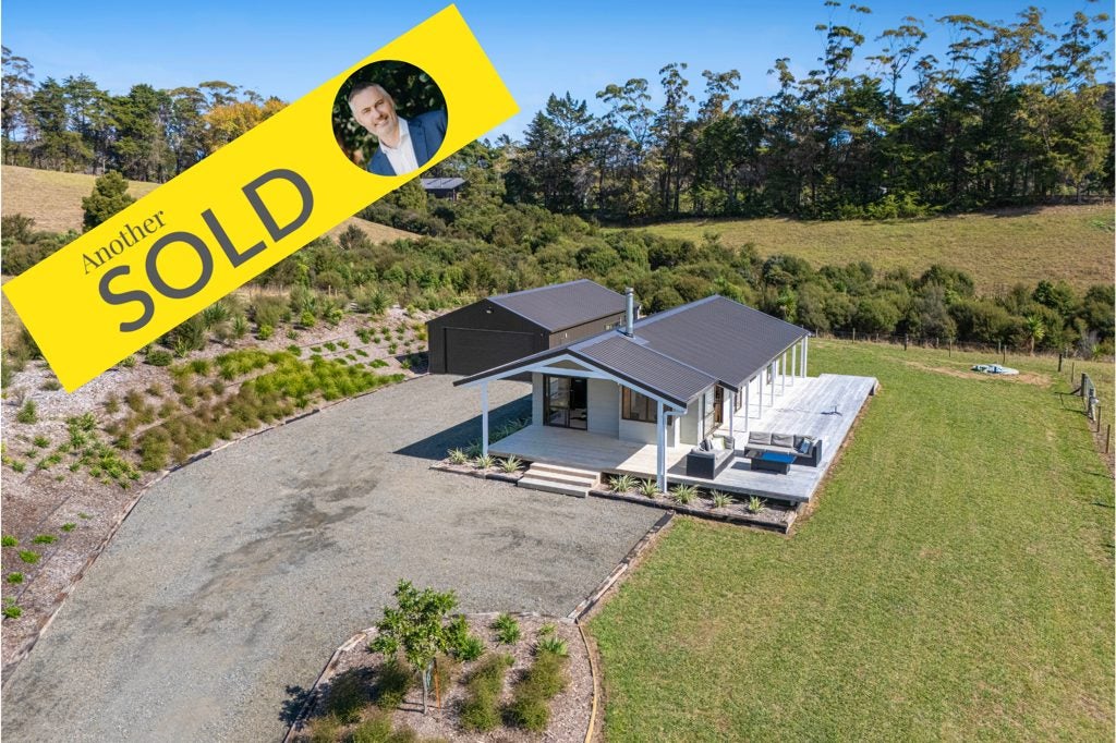 16 Rauhori Road, Makarau, Warkworth - Carousel 1