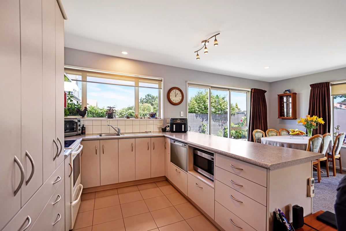 136 Chalmers Avenue, Hampstead, Ashburton - Carousel 2