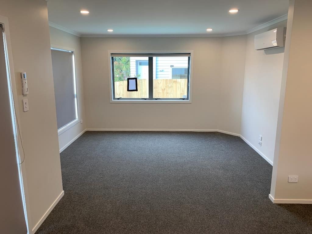 1/58 Wellington Street, Hamilton East, Hamilton - Carousel 2