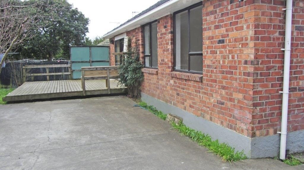 49 Kawiti Avenue, Point England, Auckland - Carousel 5