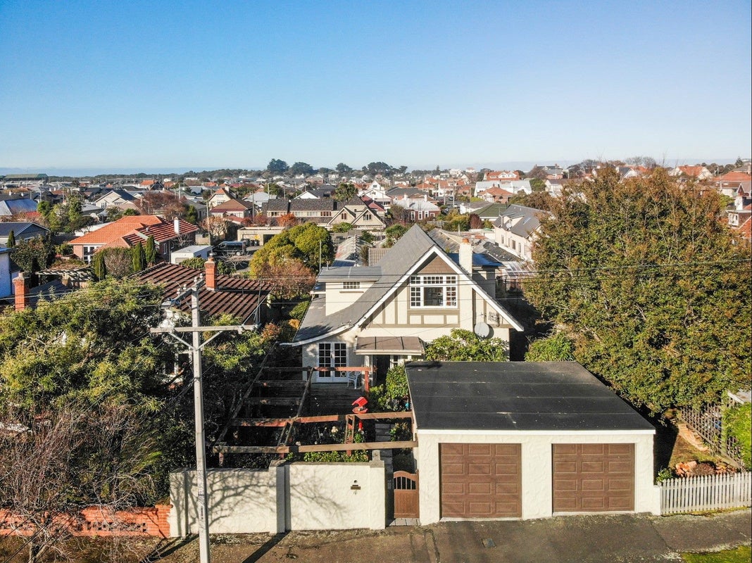 4 Wilson Avenue, Saint Clair, Dunedin - Carousel 2
