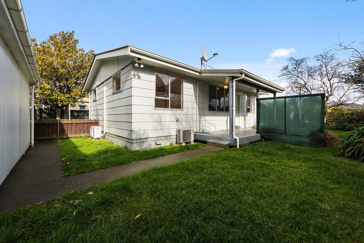 1/24 Stapletons Road, Richmond, Christchurch - Carousel 1