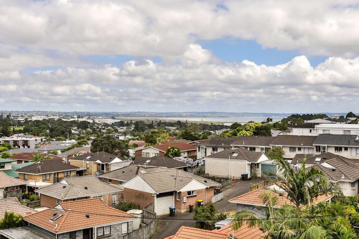 30 Rosebank Road, Papatoetoe, Auckland - Carousel 1