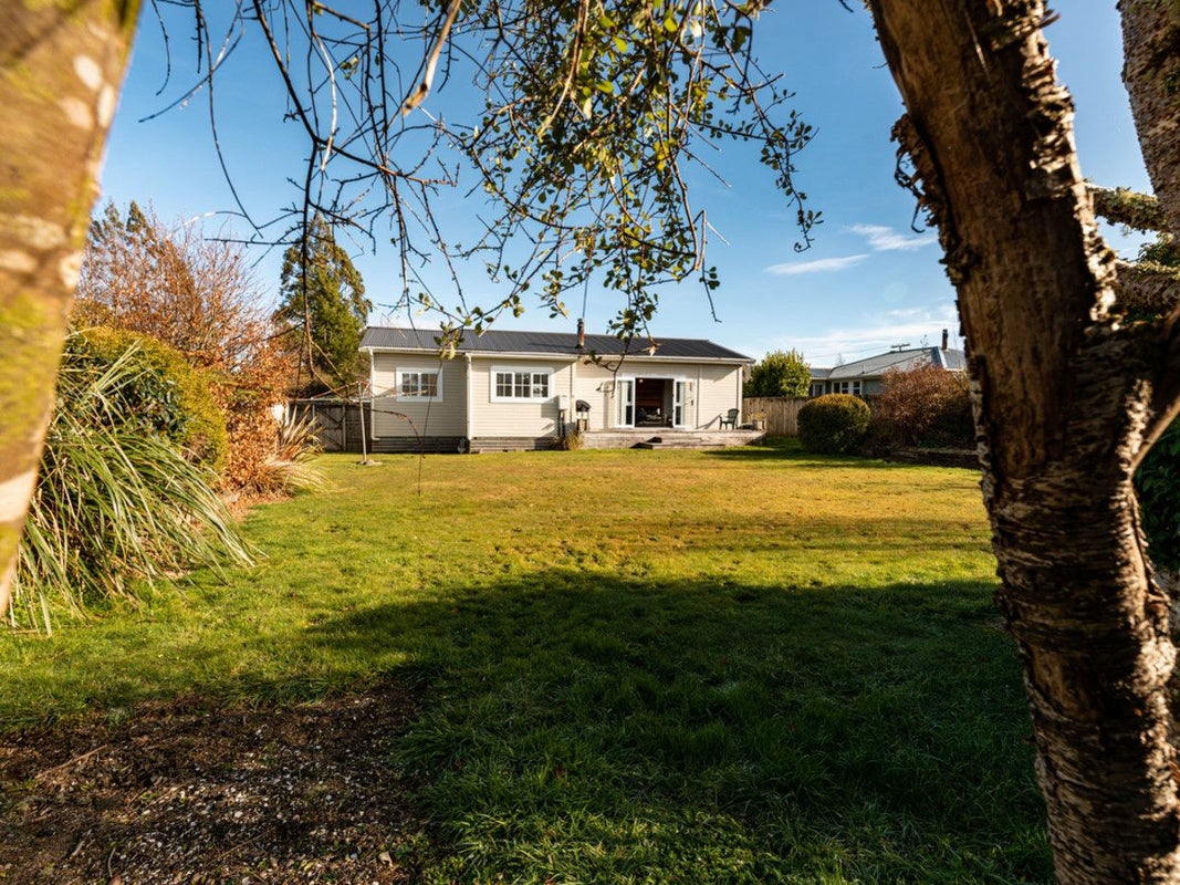 7 Tongariro Place, Waimarino, National Park - Carousel 2