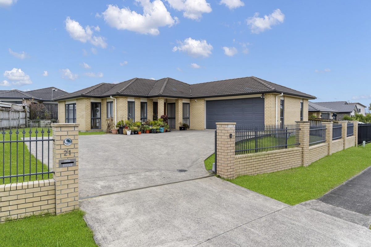 21 Artillery Drive, Papakura, Papakura - Carousel 1