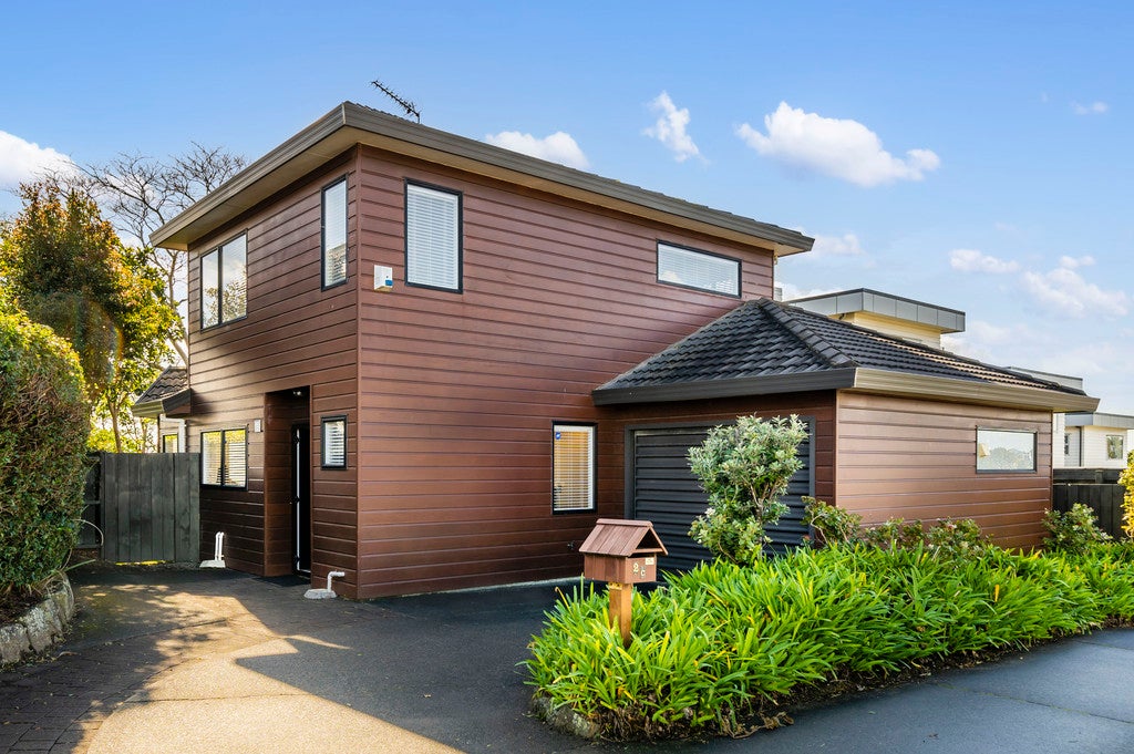2C Tokomaru Street, Orakei, Auckland - Carousel 1