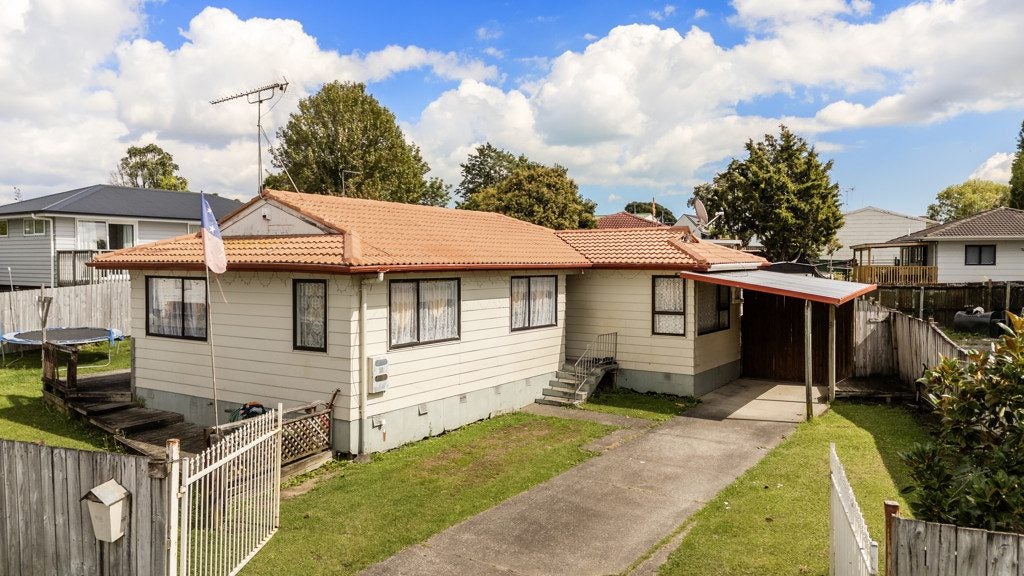 39 Secretariat Place, Randwick Park, Auckland - Carousel 1