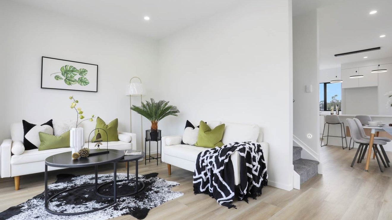 3B Mandarin Place, Half Moon Bay, Auckland - Carousel 1