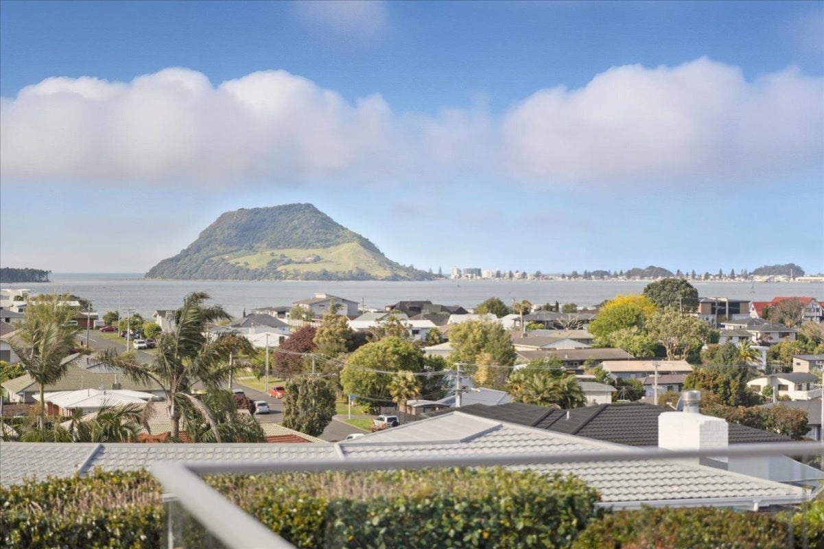 13 Tirinui Crest Road, Otumoetai, Tauranga - Carousel 1
