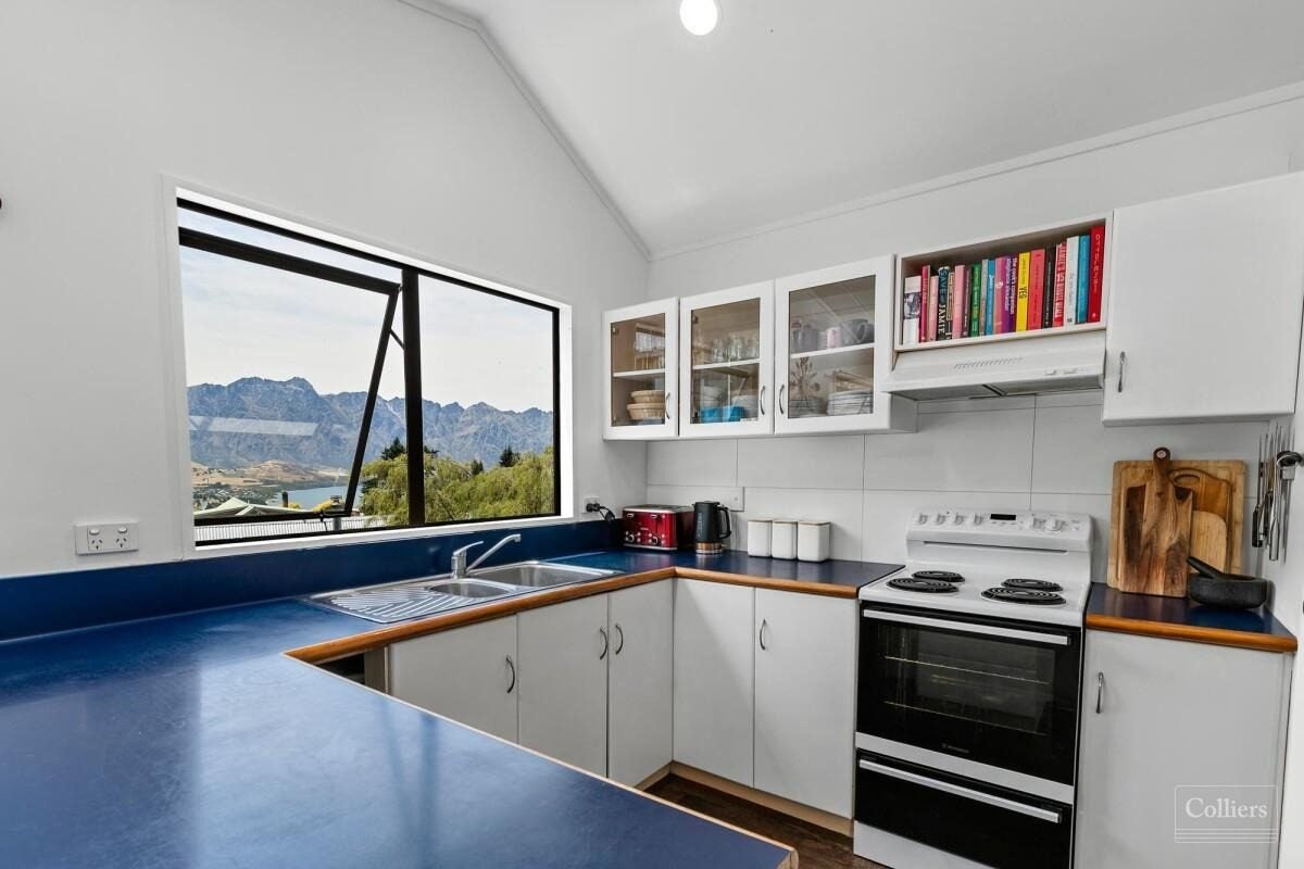 9B Dart Place, Fernhill, Queenstown - Carousel 1