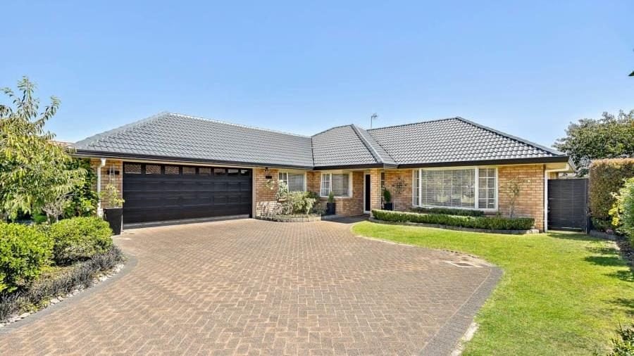 8 Uldale Place, Northpark, Auckland - Carousel 1