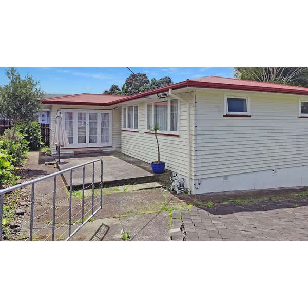 38A Woodglen Road, Glen Eden, Auckland - Carousel 1