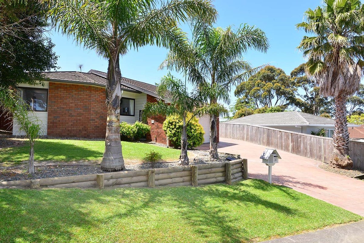 31 Ronald Macken Place, Windsor Park, Auckland - Carousel 2