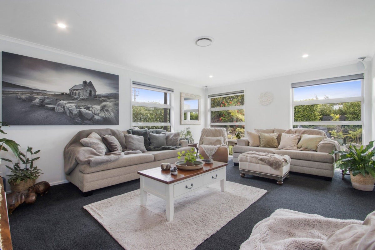2 Gleneagles Drive, Aongatete, Katikati - Carousel 1