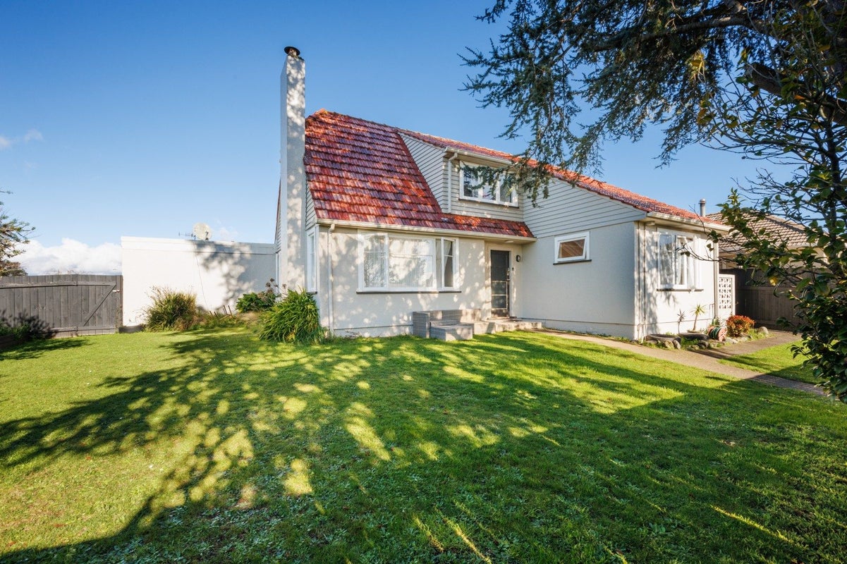 2A Antrim Place, Hokowhitu, Palmerston North - Carousel 1