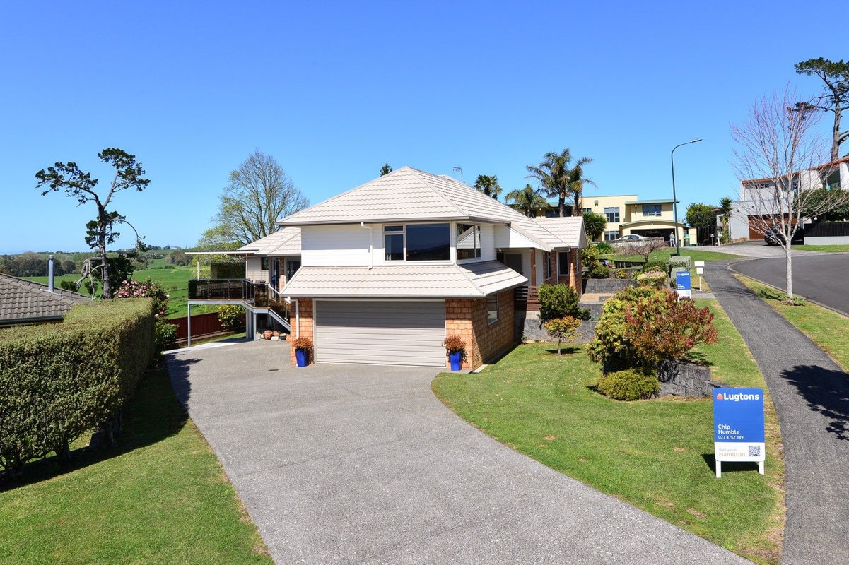 21 Highgrove Drive, Grandview Heights, Hamilton - Carousel 1