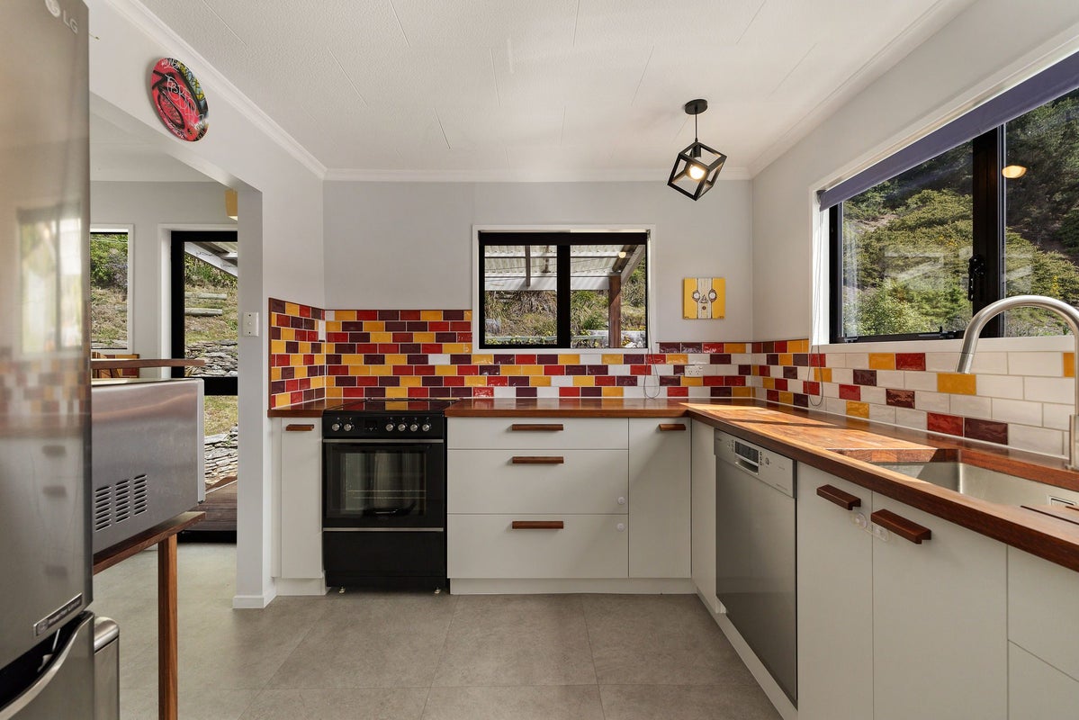 8 Main Road, Cromwell - Carousel 2