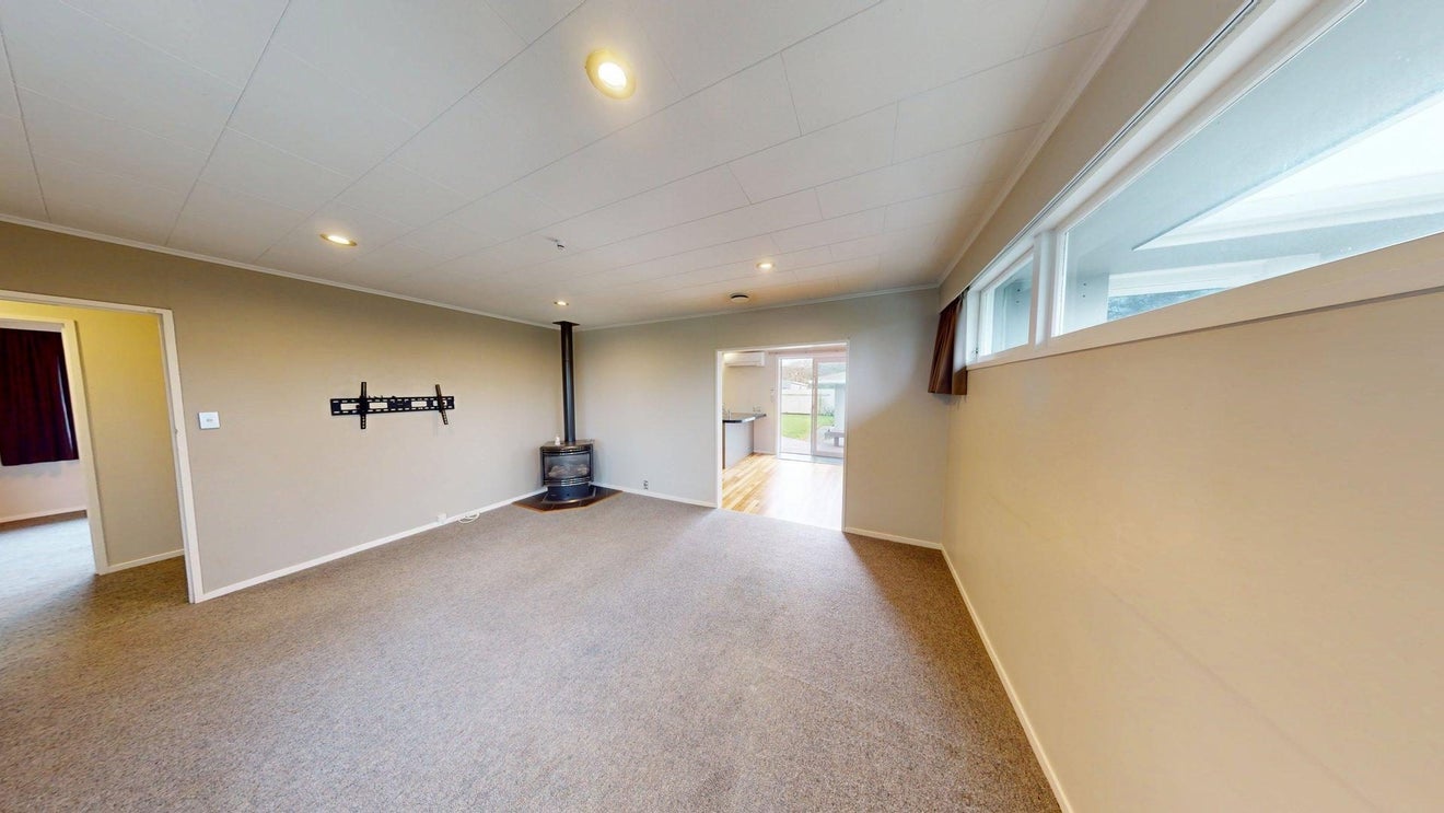 7 Raglan Avenue, Cloverlea, Palmerston North - Carousel 2