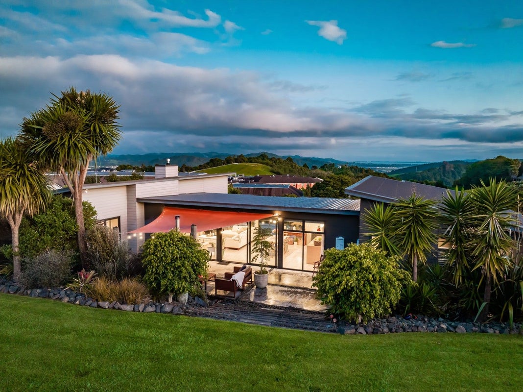24 Chatsfield Place, Kamo, Whangarei - Carousel 1