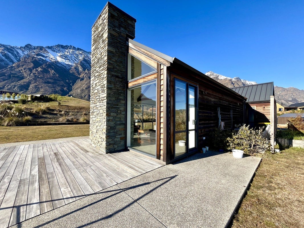 9 Rabbiters Crescent, JACKS POINT, QUEENSTOWN - Carousel 1