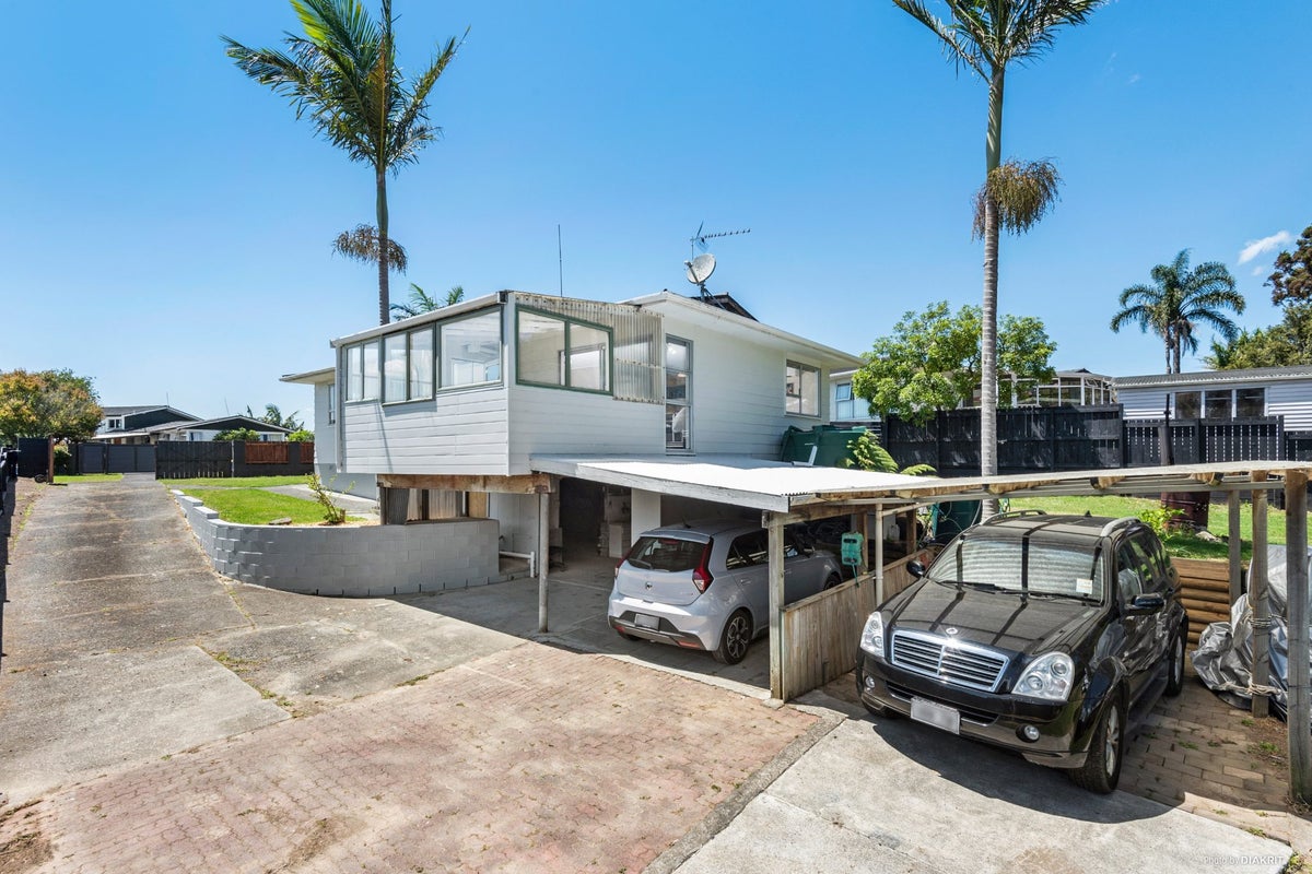 31 Allington Road, Massey, Auckland - Carousel 16