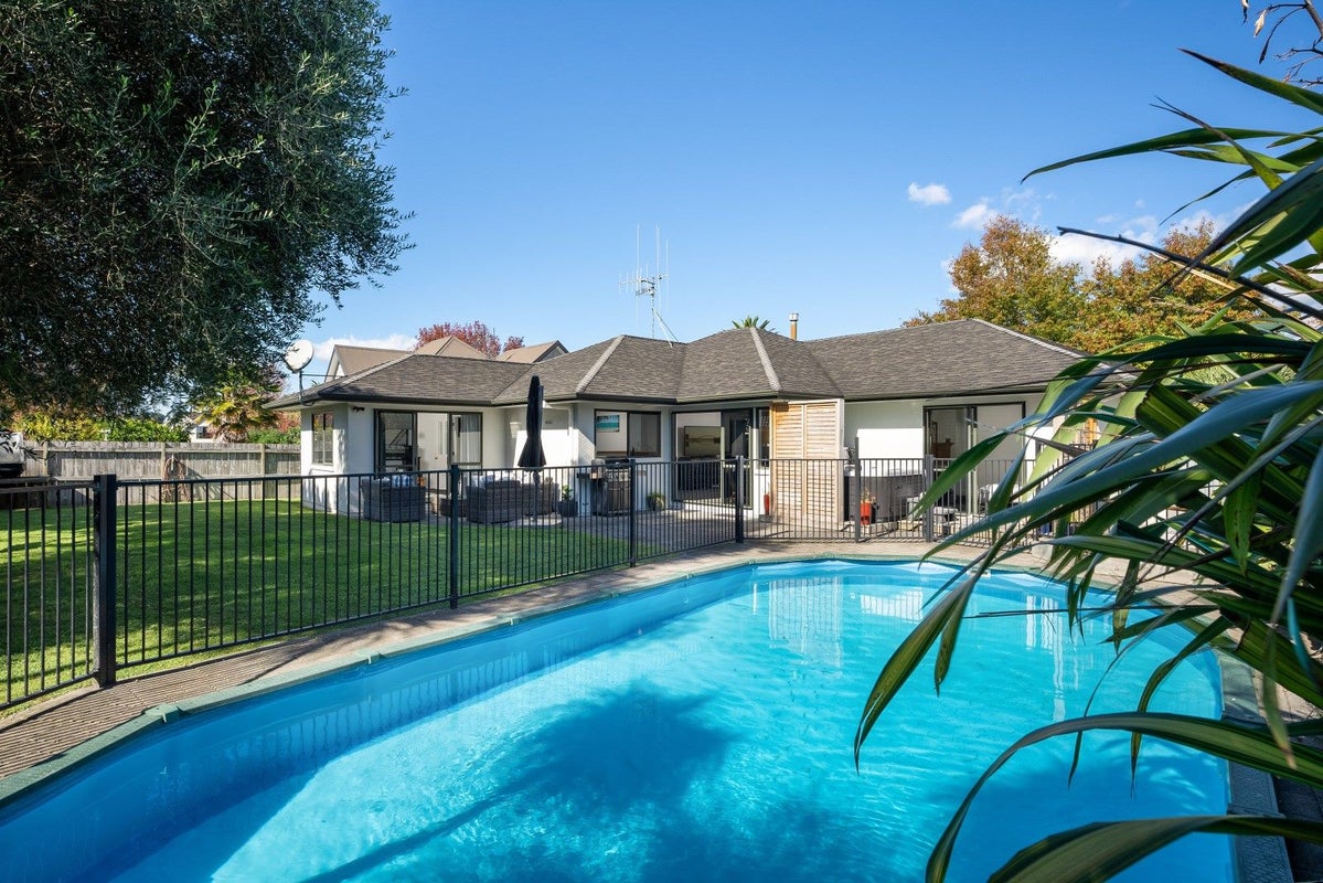 127 Beaumaris Boulevard, Bethlehem, Tauranga - Carousel 1