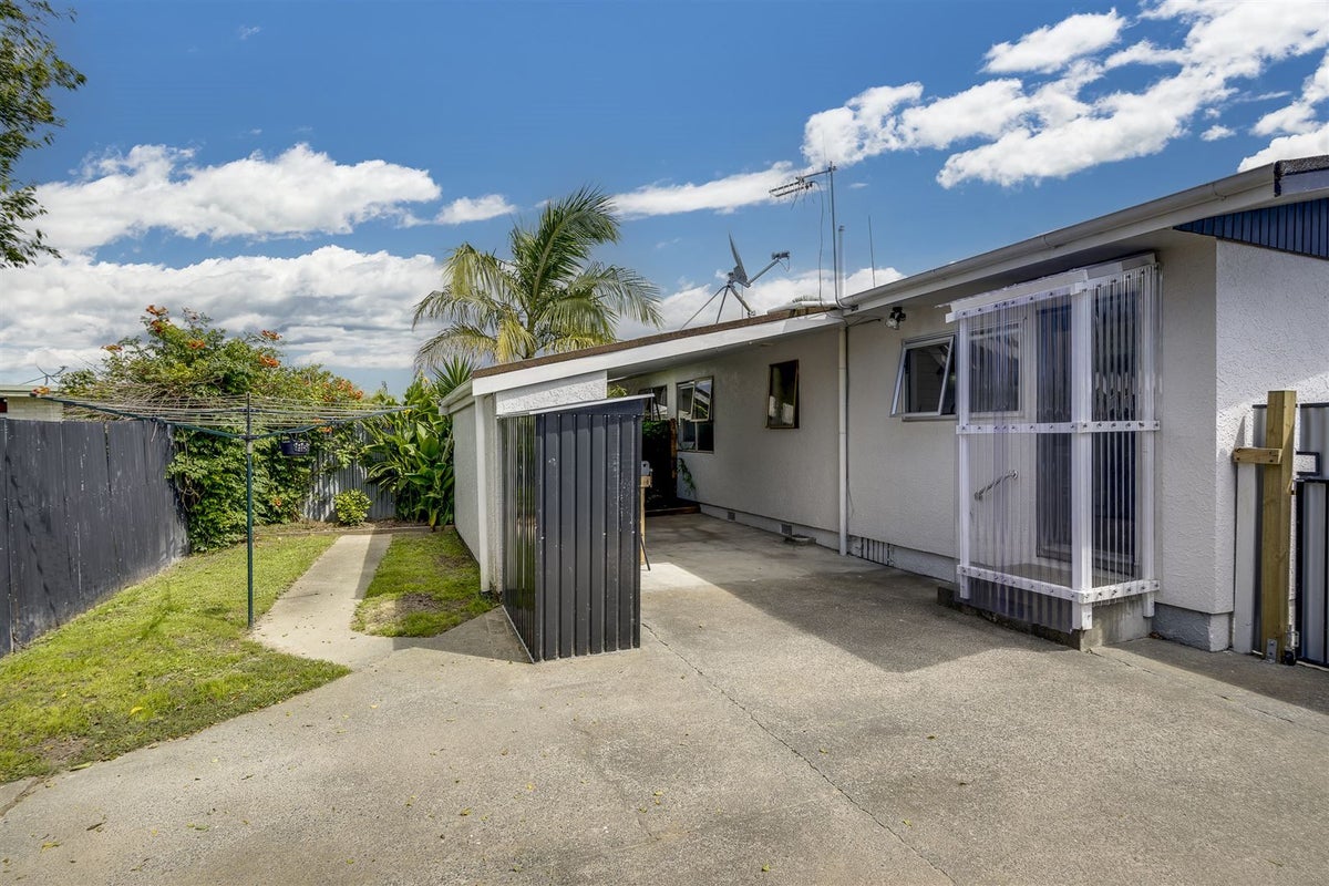 27 York Avenue, Tamatea, Napier - Carousel 19