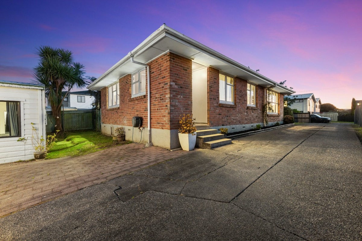 16 Jordan Road, Mangere, Auckland - Carousel 1