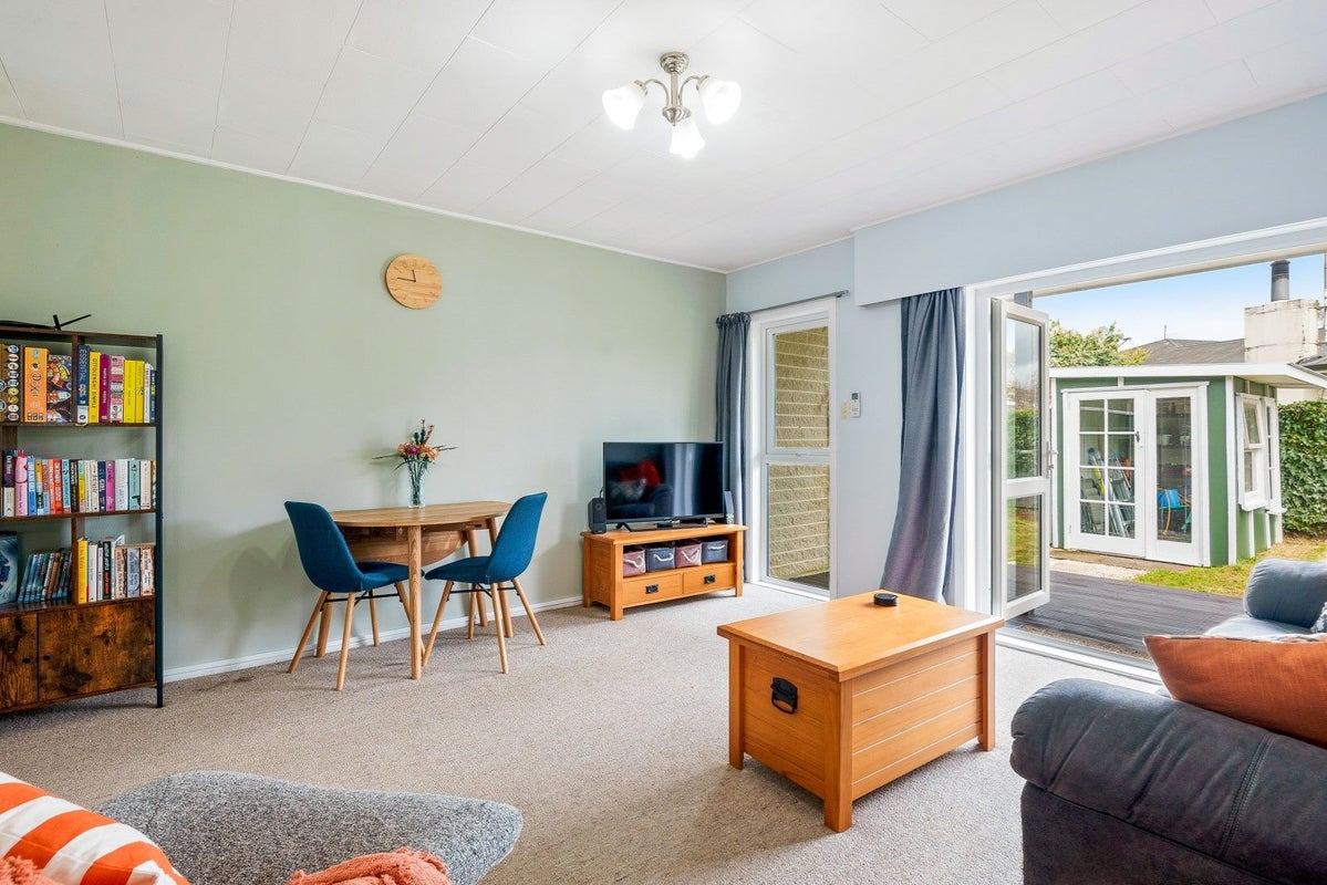 9/37 MERTON ST, TRENTHAM, UPPER HUTT - Carousel 1