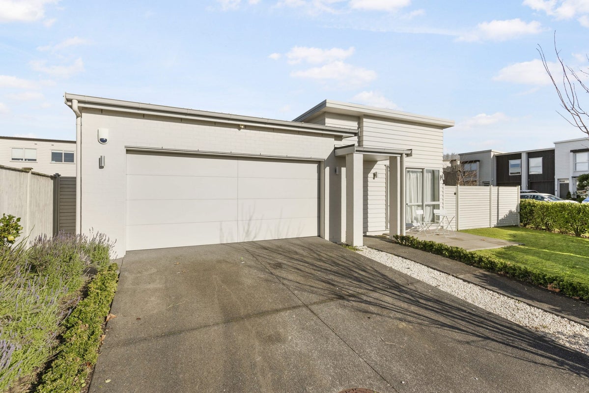 30 Costa Viva Crescent, Karaka, Papakura - Carousel 15