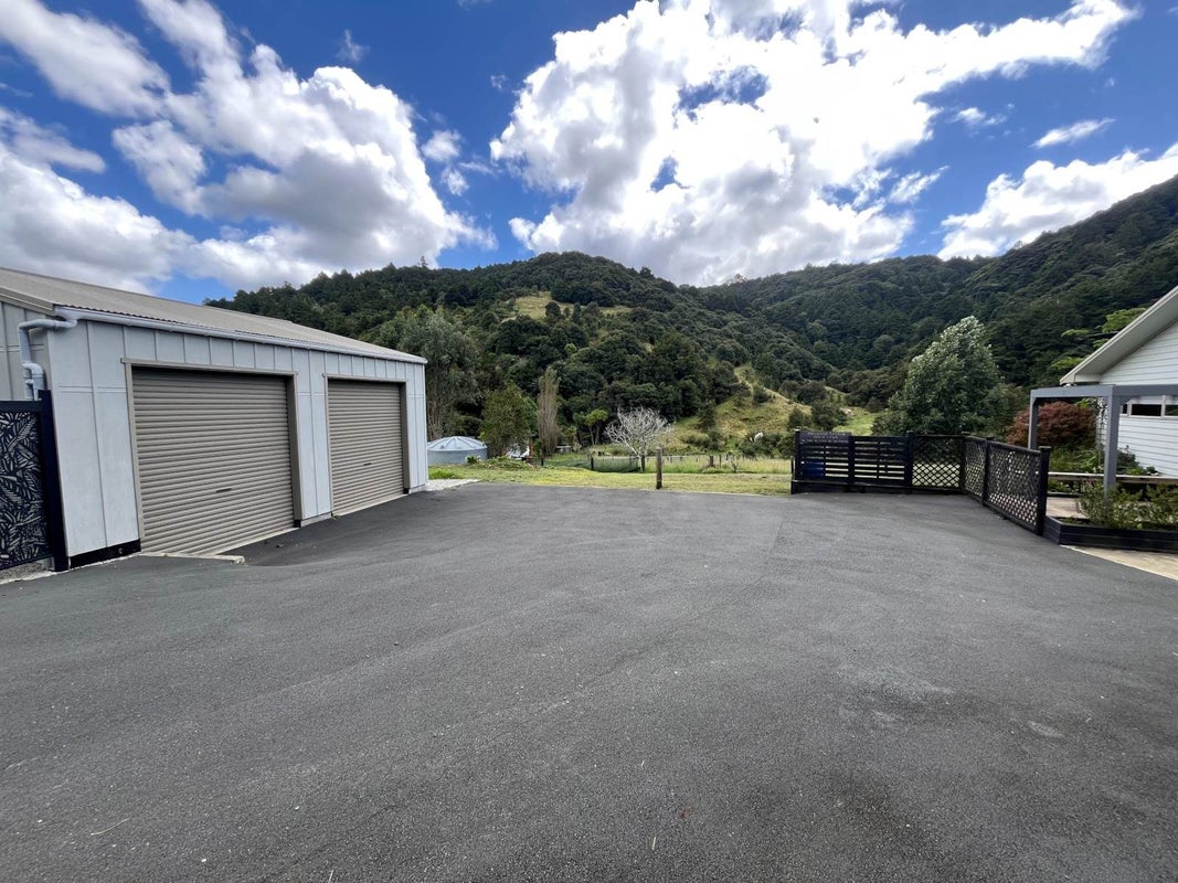 122 Upper Waiwera Road, Silverdale - Carousel 26