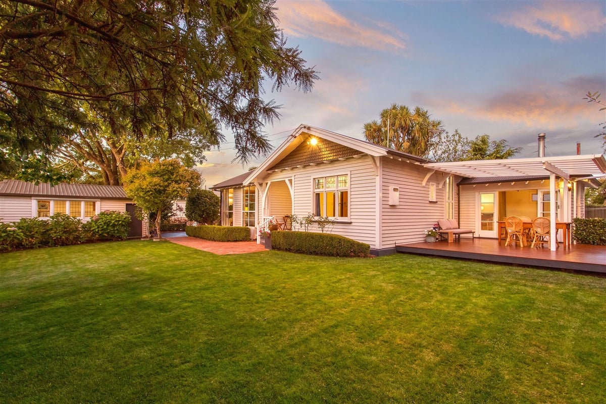 26 Malcolm Avenue, Beckenham, Christchurch - Carousel 1