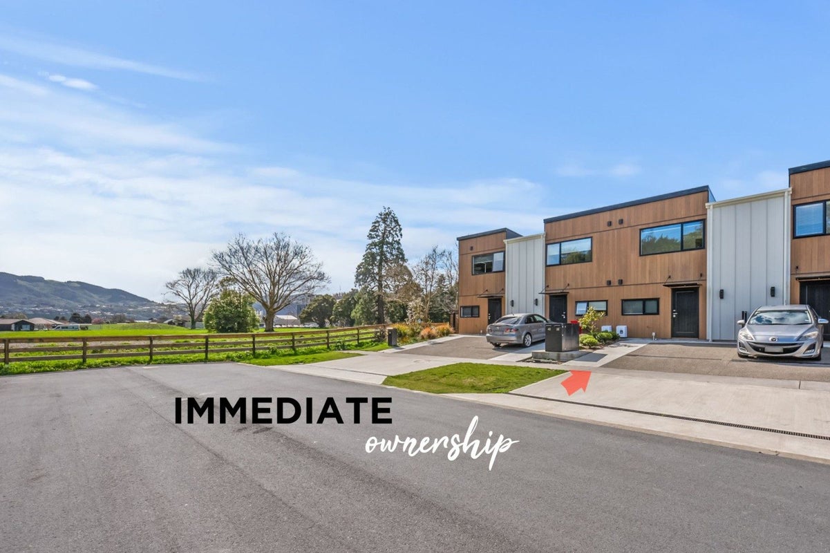 38 Dahl Drive, Wallaceville, Upper Hutt - Carousel 1