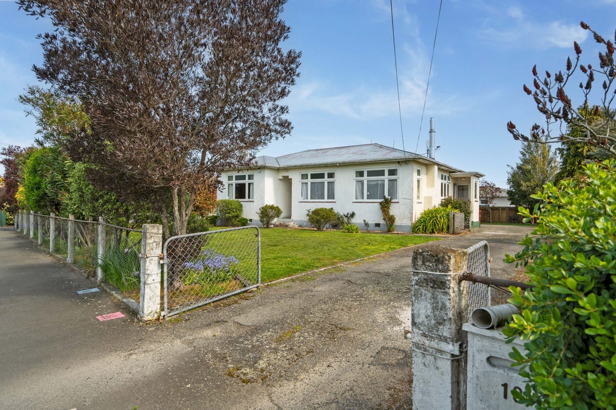 18 Johnstone Street, Masterton - Carousel 15
